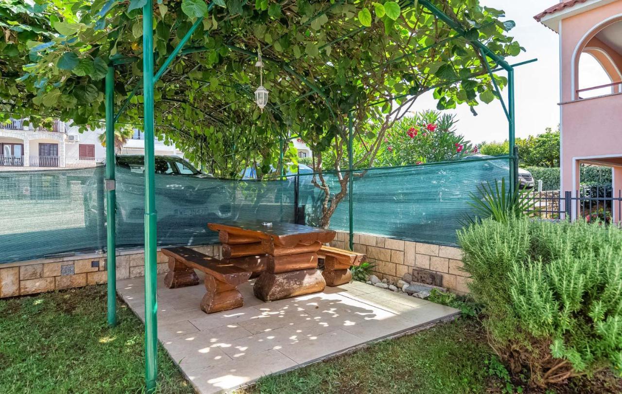 Zlata Apartment Porec Bagian luar foto