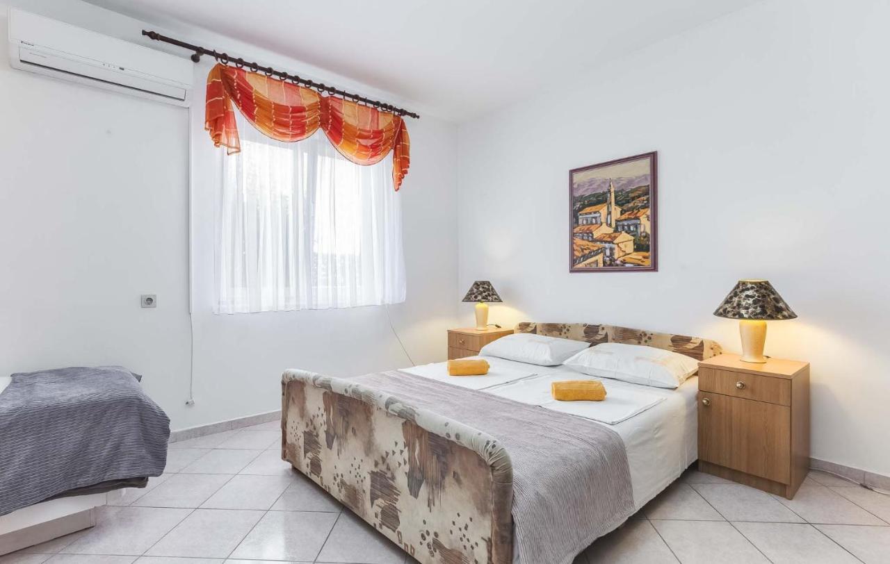 Zlata Apartment Porec Bagian luar foto